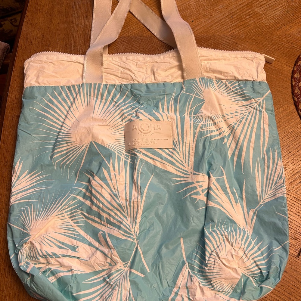 ALOHAS Blue and White Tote Bag for Everyday Elegance